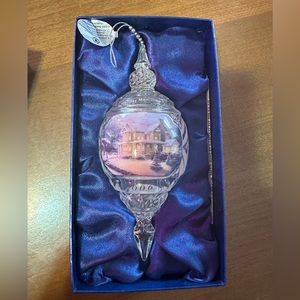 Thomas Kinkade “Holiday Memories “ 2006 Crystal Ornament